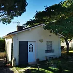 Meuble Et Equipe Avec Jardin Et Terrasse Privee Beurlay