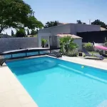 Meuble Et Equipe Avec Jardin Et Terrasse Privee Дом отдыха Beurlay