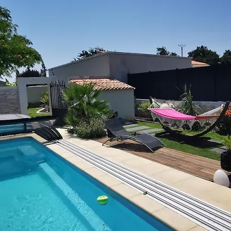 Meublé Et équipé Avec Jardin Et Terrasse Privée Beurlay