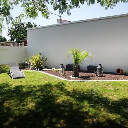 Дом отдыха Meuble Et Equipe Avec Jardin Et Terrasse Privee *