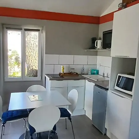 Meublé Et équipé Avec Jardin Et Terrasse Privée Hébergement de vacances