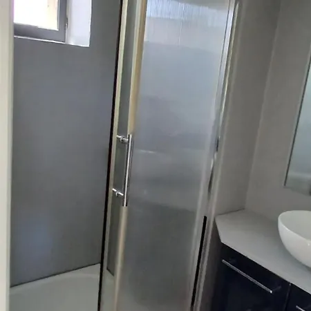 Hébergement de vacances Meublé Et équipé Avec Jardin Et Terrasse Privée *